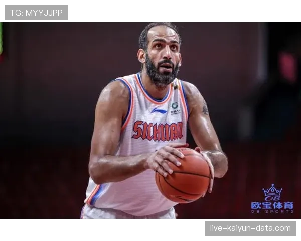 佩科维奇篮下高效掩护拉开空间，助力球队提升内线得分效率