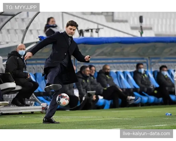 巴黎圣日耳曼结构失衡问题显现，天赋难掩场面失控局面