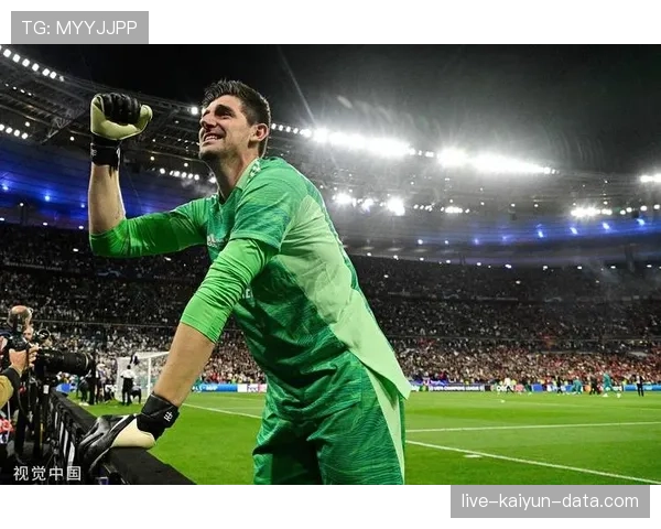 库尔图瓦：3次萨莫拉奖与门将金球上限解析