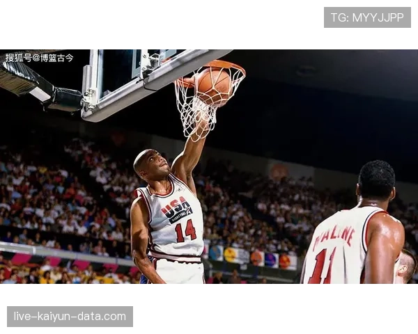 深入解析FIBA和NBA规则区别：判罚尺度与比赛节奏差异
